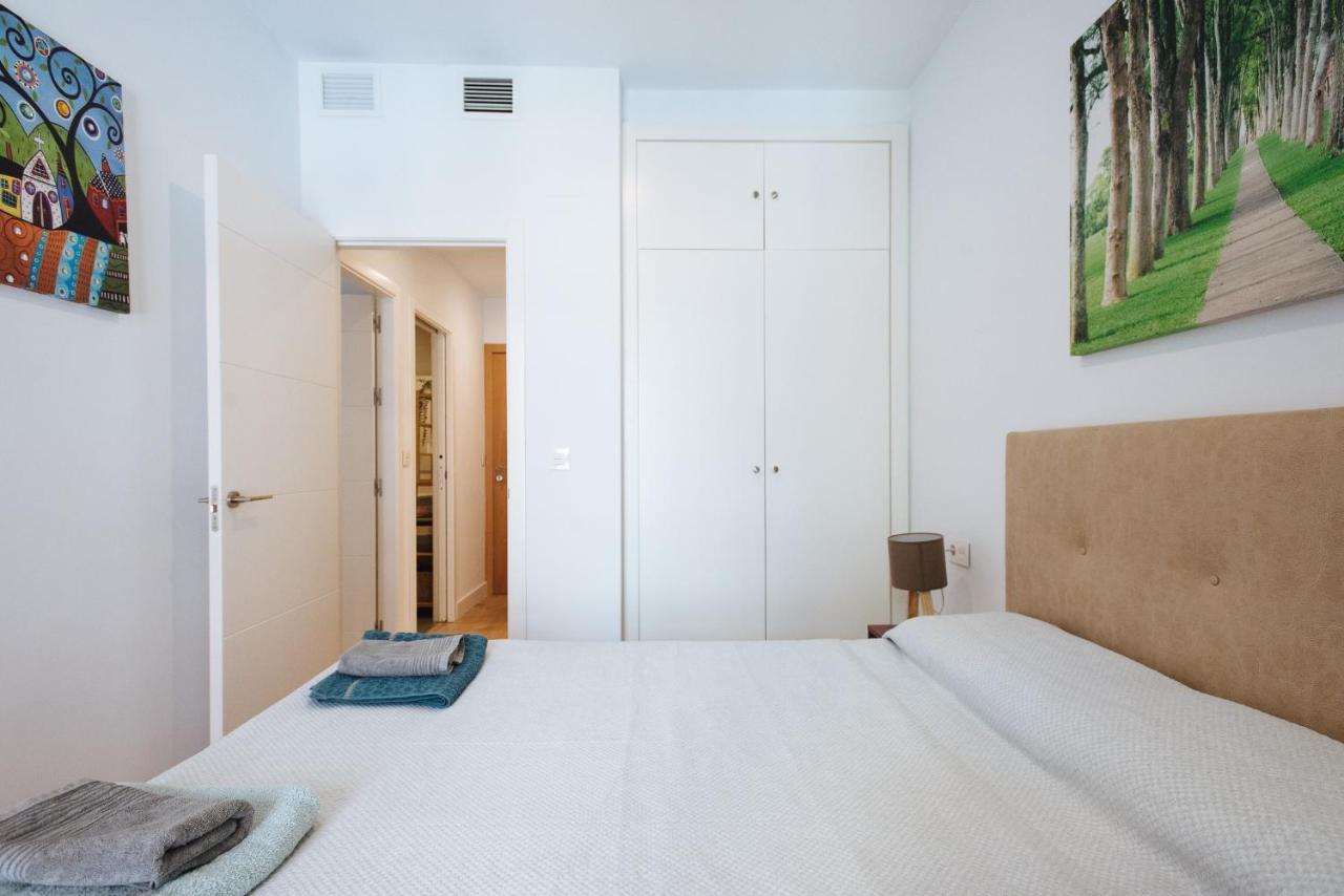 Apartamento Estelar Con Piscina Y Garaje Nervion Lägenhet Sevilla Exteriör bild