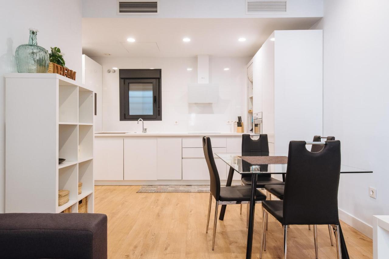 Apartamento Estelar Con Piscina Y Garaje Nervion Lägenhet Sevilla Exteriör bild