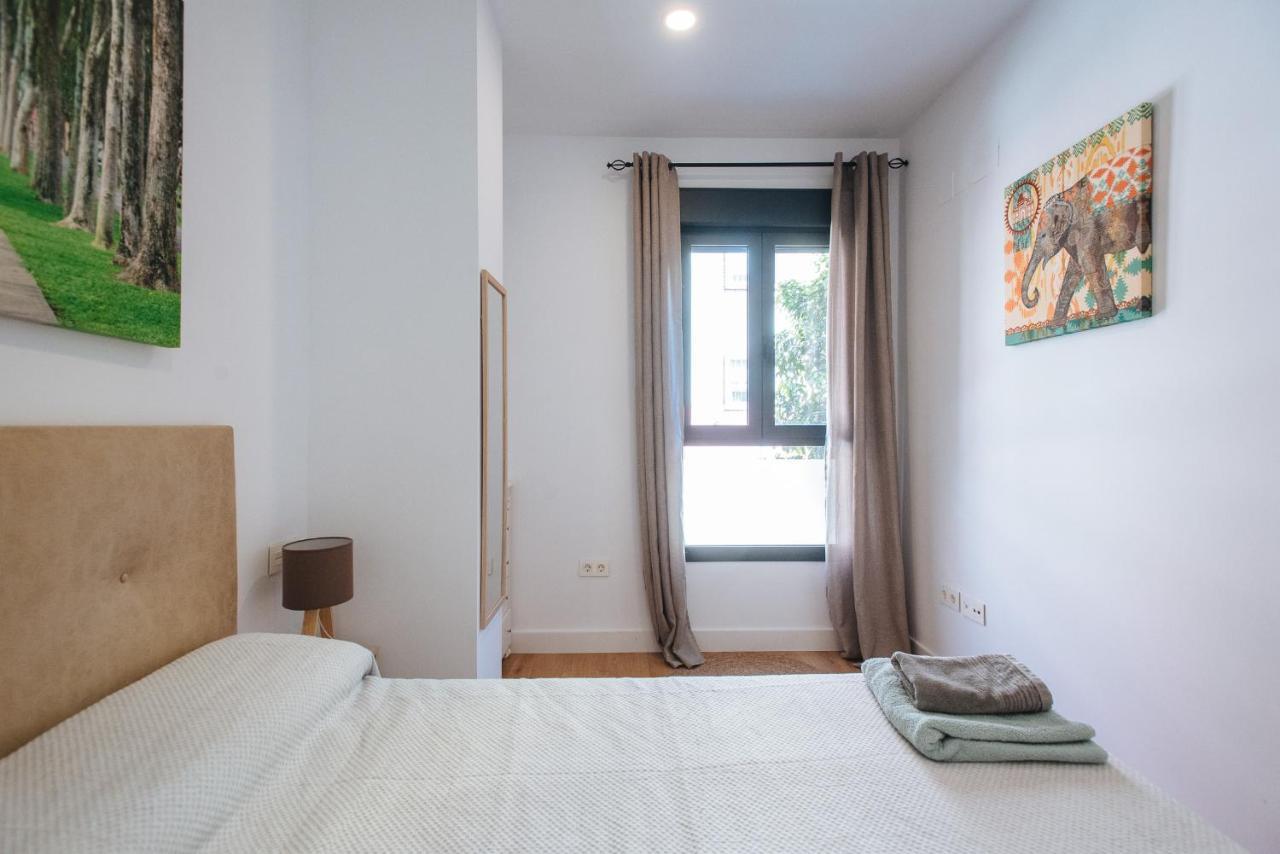 Apartamento Estelar Con Piscina Y Garaje Nervion Lägenhet Sevilla Exteriör bild