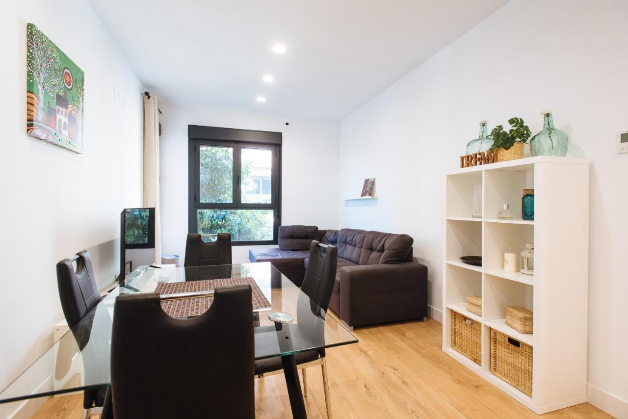 Apartamento Estelar Con Piscina Y Garaje Nervion Lägenhet Sevilla Exteriör bild