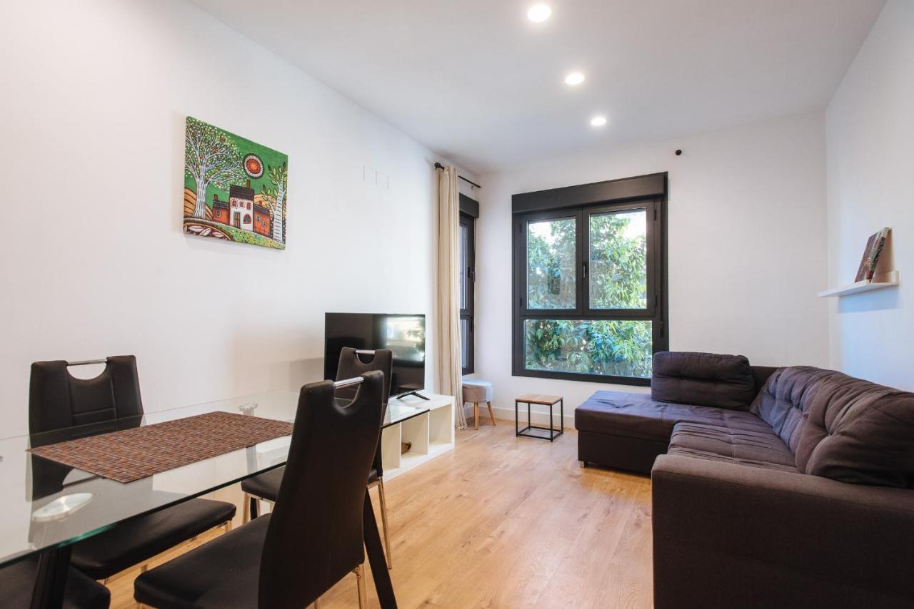 Apartamento Estelar Con Piscina Y Garaje Nervion Lägenhet Sevilla Exteriör bild