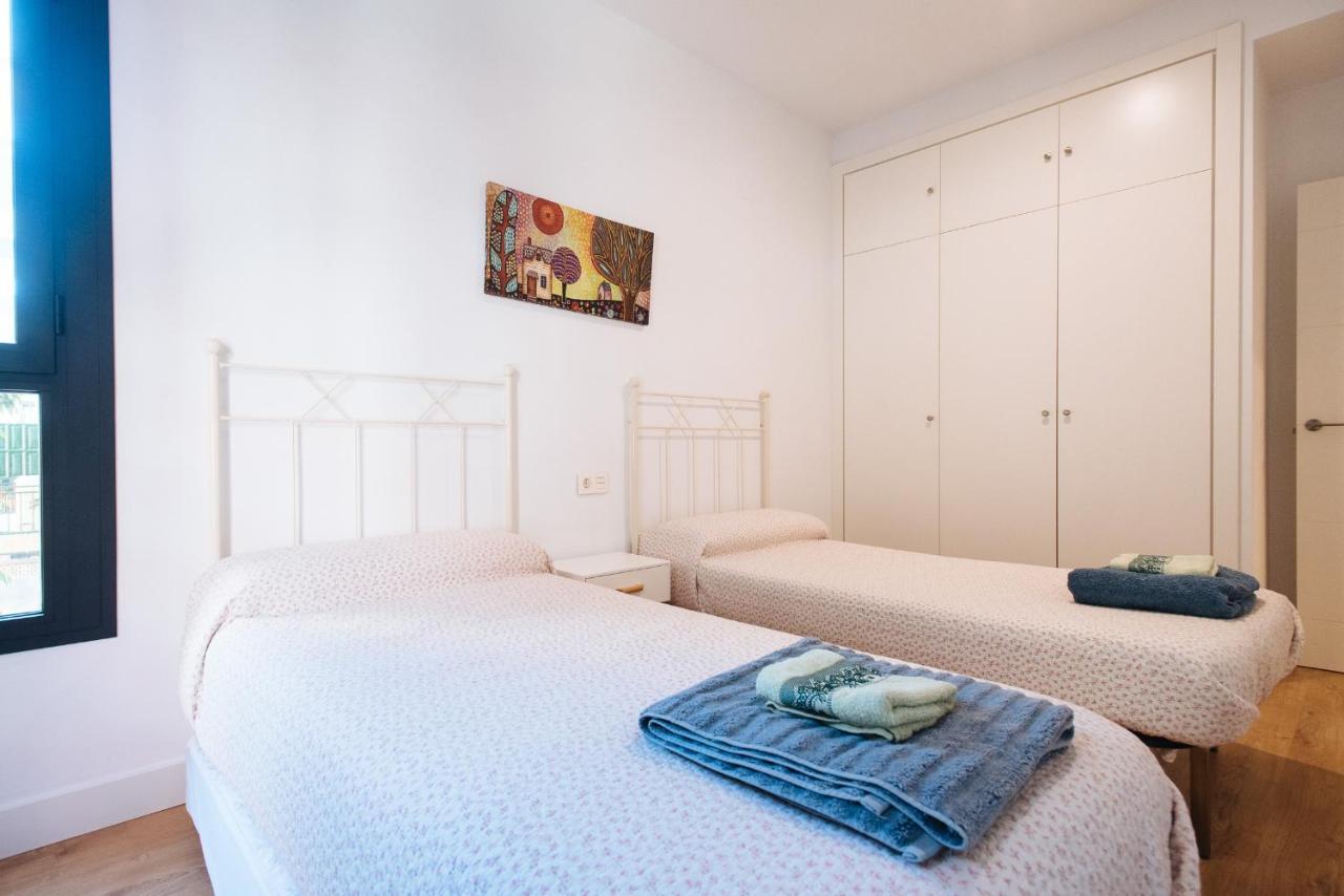 Apartamento Estelar Con Piscina Y Garaje Nervion Lägenhet Sevilla Exteriör bild