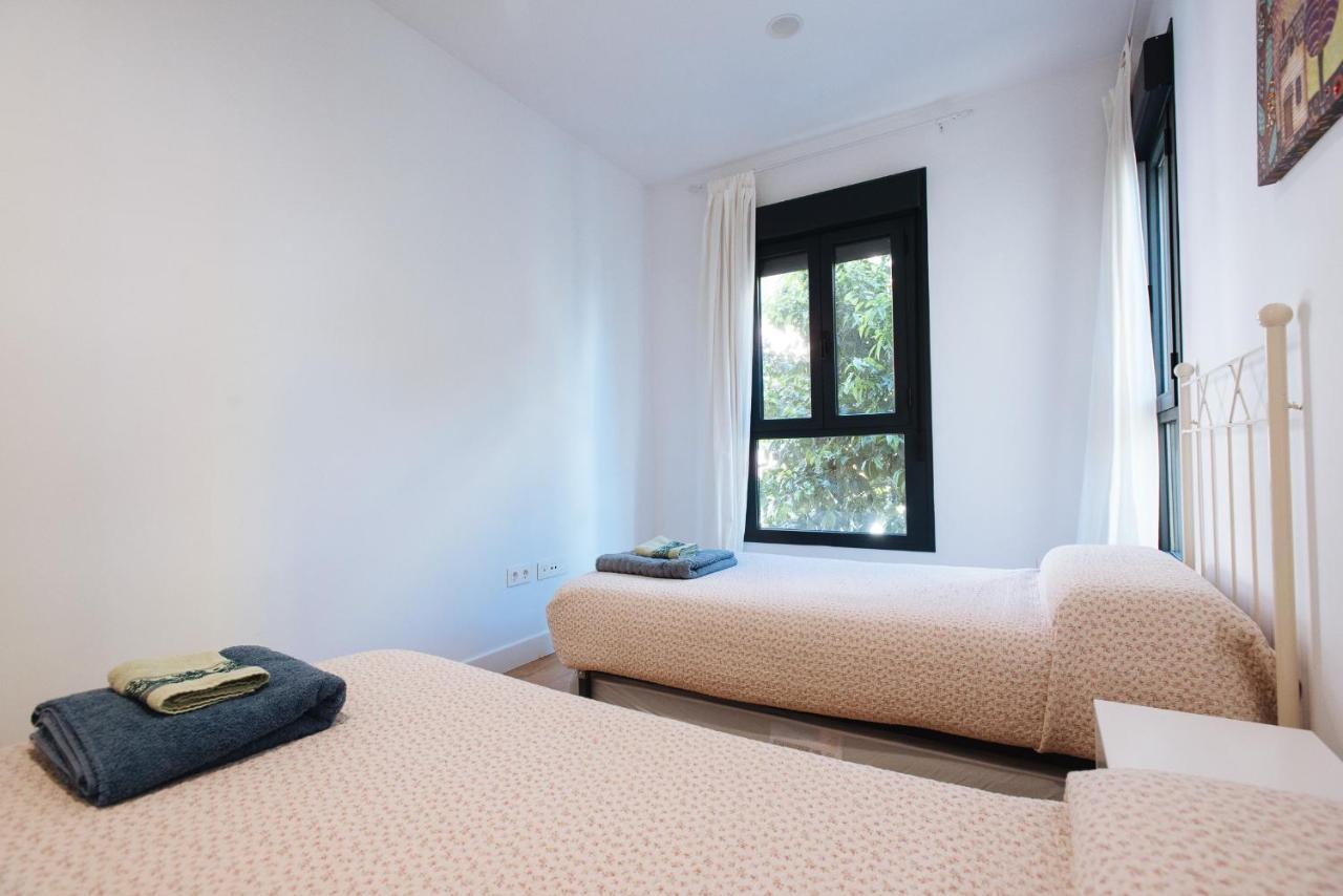 Apartamento Estelar Con Piscina Y Garaje Nervion Lägenhet Sevilla Exteriör bild