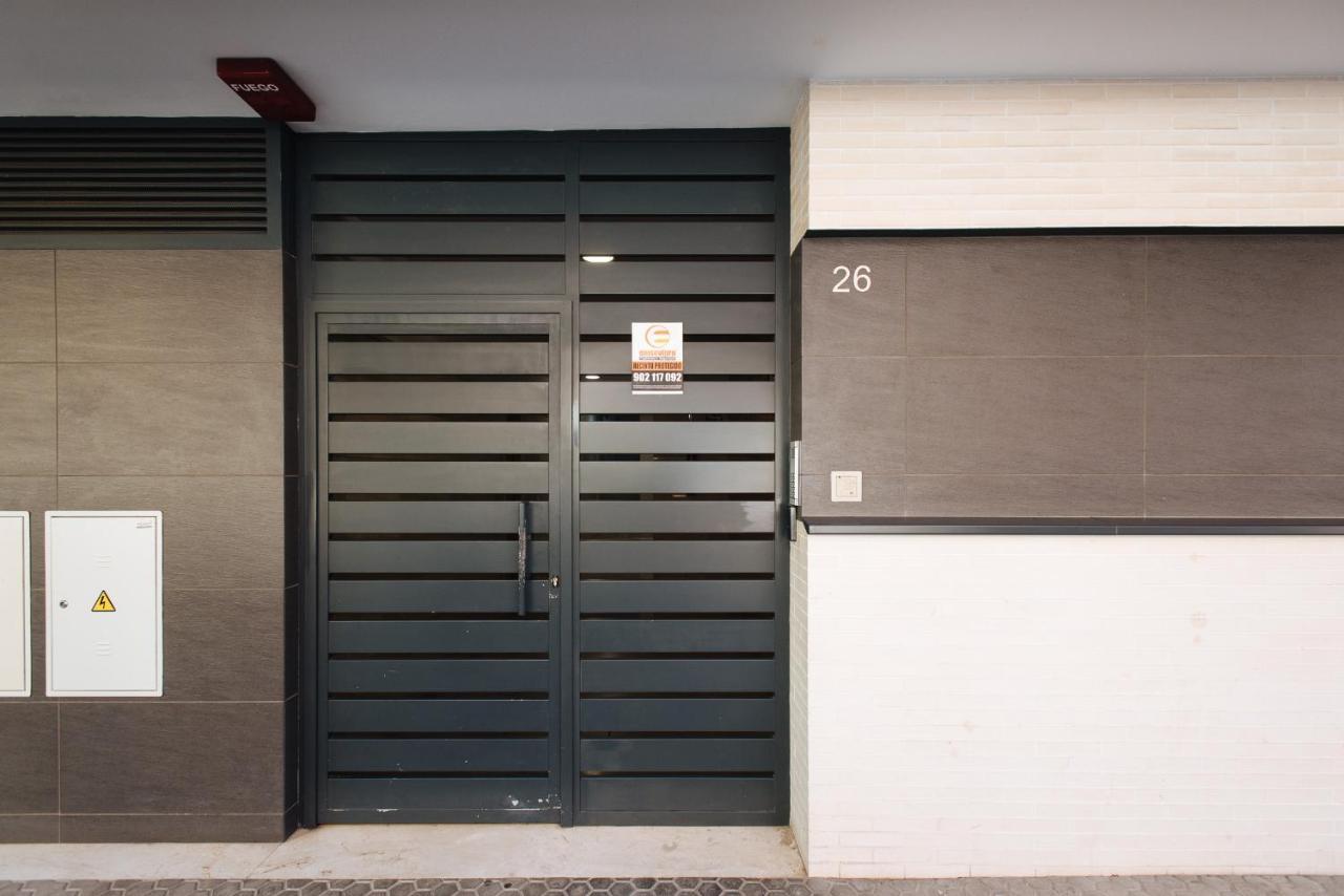 Apartamento Estelar Con Piscina Y Garaje Nervion Lägenhet Sevilla Exteriör bild