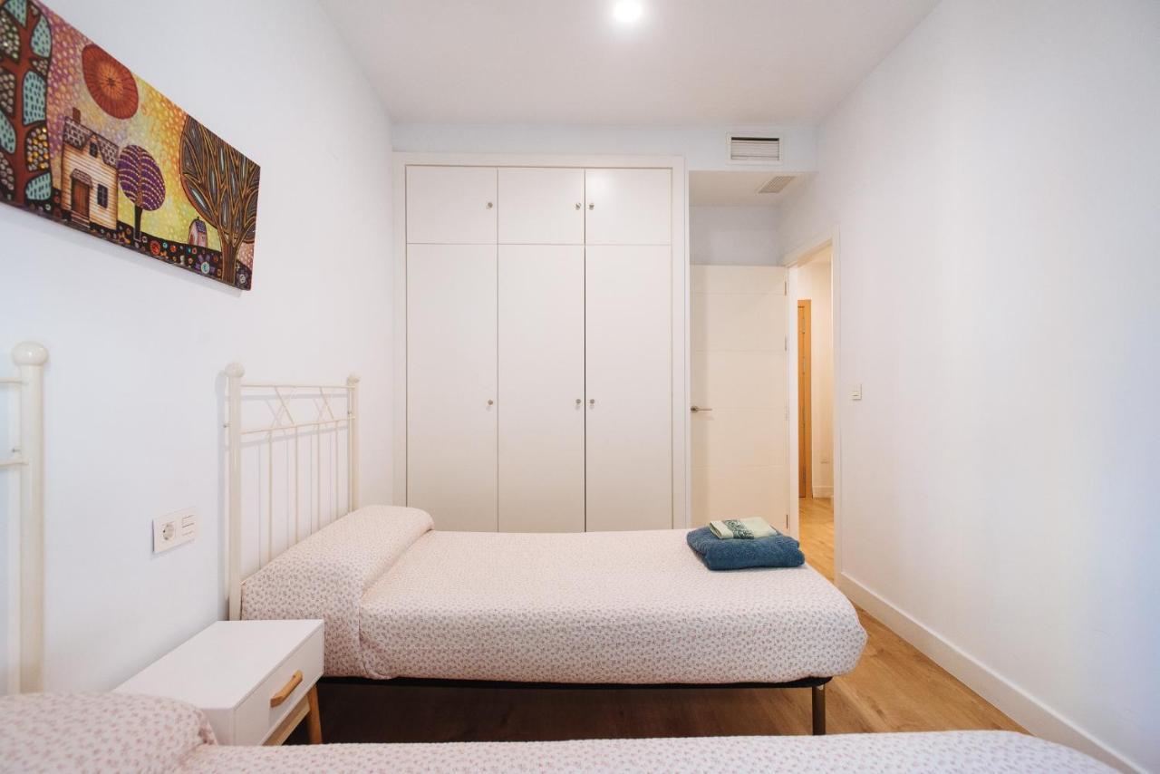 Apartamento Estelar Con Piscina Y Garaje Nervion Lägenhet Sevilla Exteriör bild