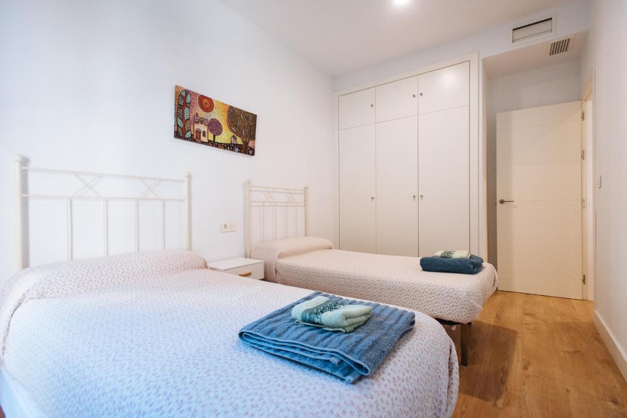 Apartamento Estelar Con Piscina Y Garaje Nervion Lägenhet Sevilla Exteriör bild
