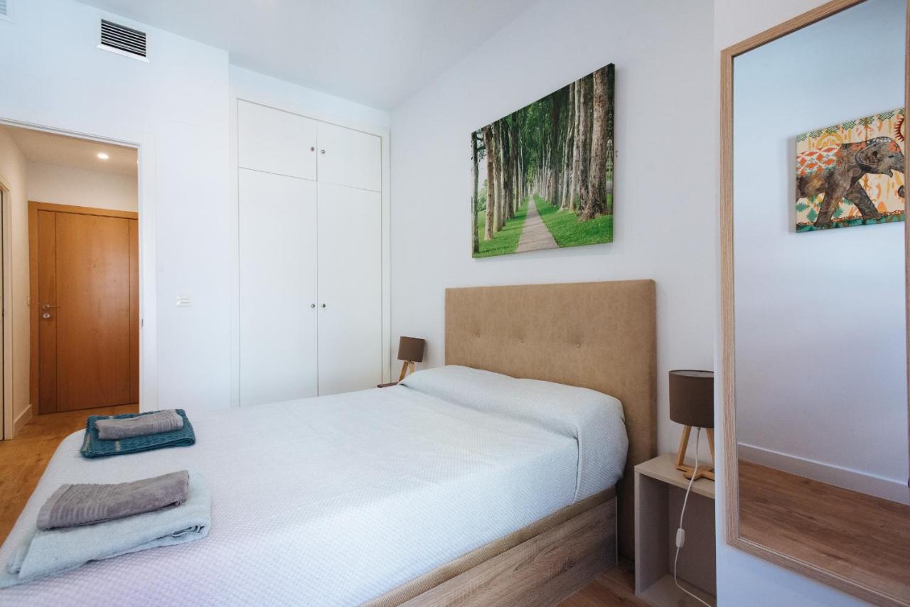 Apartamento Estelar Con Piscina Y Garaje Nervion Lägenhet Sevilla Exteriör bild